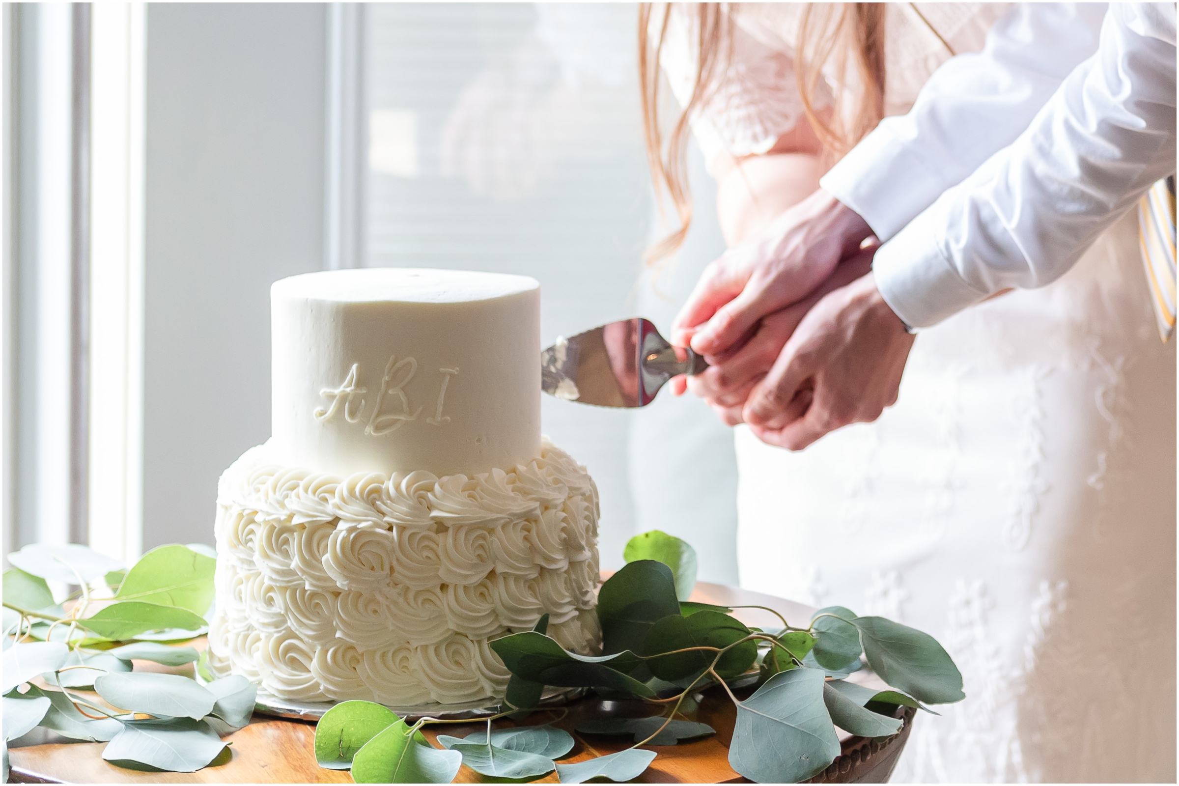 Indulgence Bakery Small Wedding Cake 